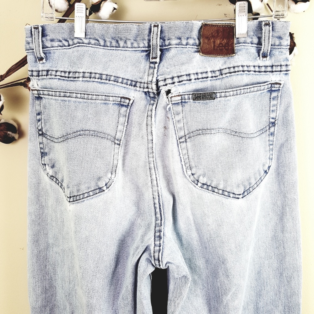 LEE Riveted Vintage High-Rise Light Wash Mom Jeans - Picture 5 of 8